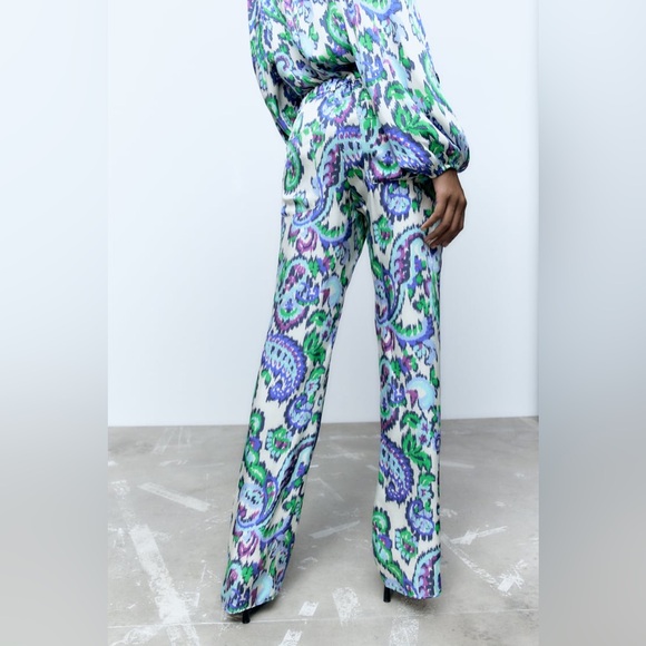 ZARA PRINTED FLARE PANTS - Picture 2 of 7